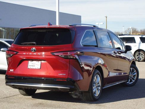 Used 2026 Toyota Sienna Limited AWD/4WD image 36
