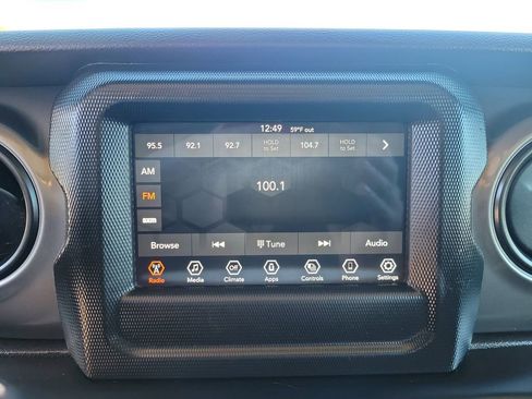 Used 2023 Jeep Gladiator Willys image 15