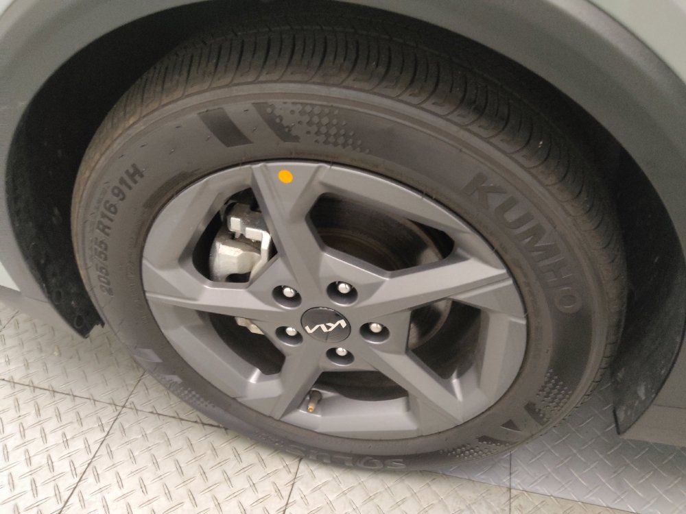Used 2025 Kia K4 FWD image 31