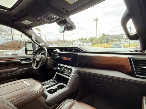 Used 2024 GMC Sierra 3500 Denali w/ Denali Reserve Package image 25