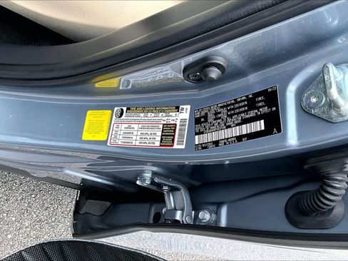 Used 2023 Toyota Highlander XLE FWD image 34
