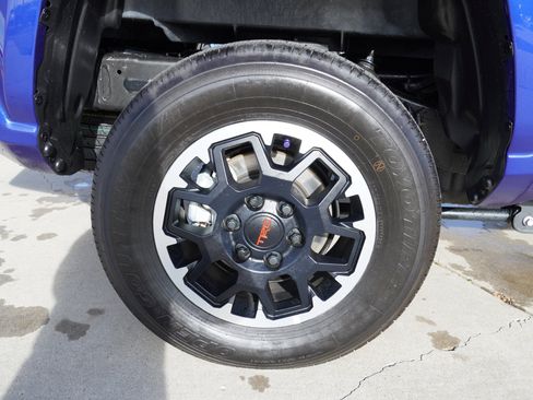 Certified 2025 Toyota Tacoma SR5 image 11