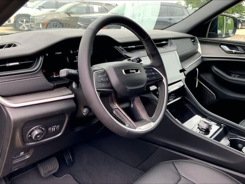 New 2026 Jeep Grand Cherokee L Limited AWD/4WD image 8