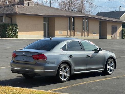 Used 2014 Volkswagen Passat 1.8T SEL Premium image 5