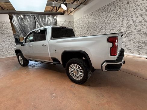 Used 2023 Chevrolet Silverado 3500 High Country w/ Z71 Off-Road Package image 5