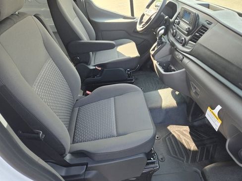 New 2025 Ford Transit 250 148 Medium Roof image 30