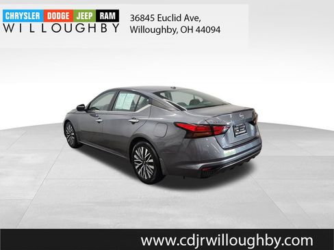 Used 2024 Nissan Altima 2.5 SV FWD image 6