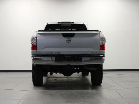 Used 2018 Nissan Titan SV AWD/4WD image 5