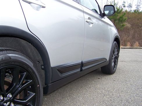 Used 2019 Mitsubishi Outlander LE image 39