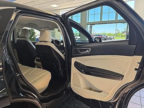 Used 2023 Ford Edge Titanium AWD/4WD image 35