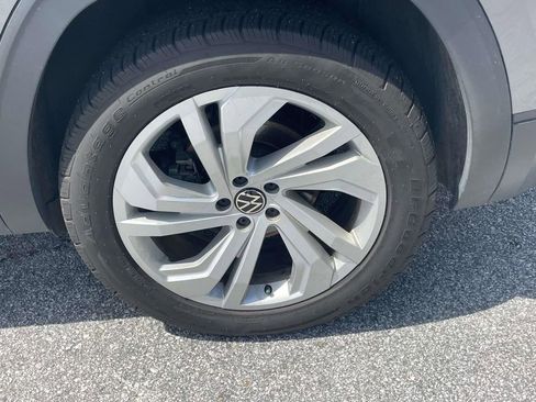 Certified 2023 Volkswagen Atlas SE w/ Panoramic Sunroof Package FWD image 4