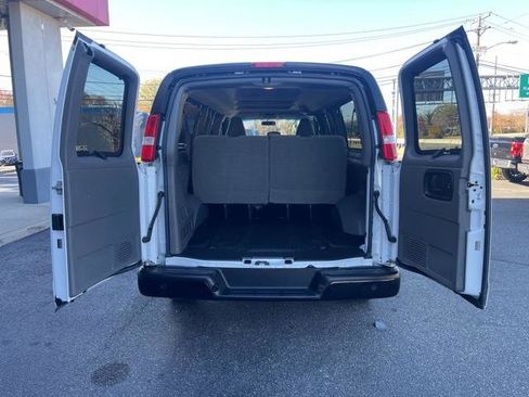 Used 2022 Chevrolet Express 3500 LS image 32