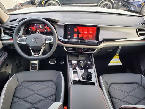 New 2026 Volkswagen Atlas Peak Edition image 7