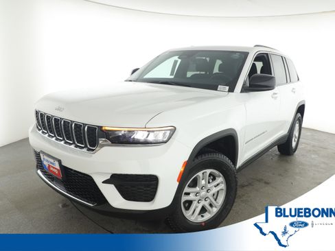 New 2025 Jeep Grand Cherokee Laredo w/ MOPAR Finishing Package image 1