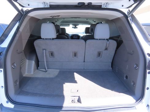 Used 2018 Chevrolet Traverse LT FWD image 12