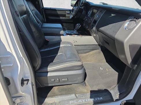 Used 2017 Ford Expedition EL Platinum image 16