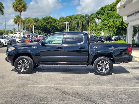 Used 2022 Toyota Tacoma SR w/ SR Convenience Package RWD image 6