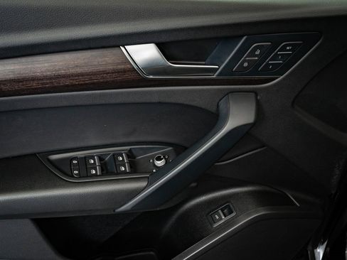 Used 2023 Audi Q5 2.0T Premium w/ Convenience Package image 26