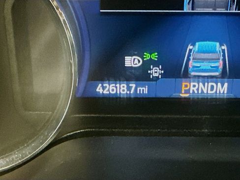 Used 2024 Ford Expedition XLT image 19