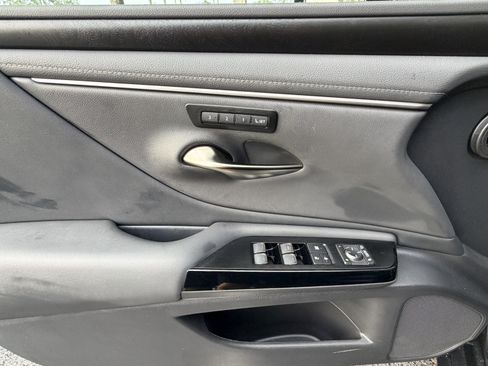 Used 2025 Lexus ES 350 w/ Premium Package FWD image 12