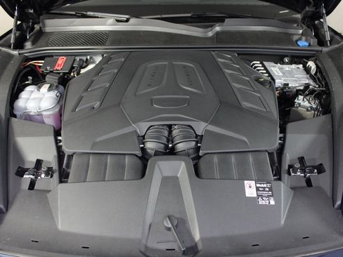 Certified 2025 Porsche Cayenne S image 41