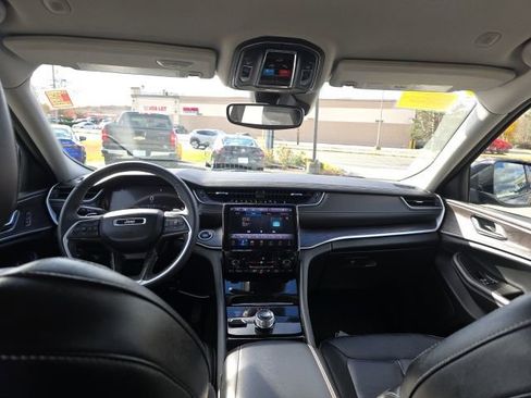 Used 2023 Jeep Grand Cherokee L Limited image 15