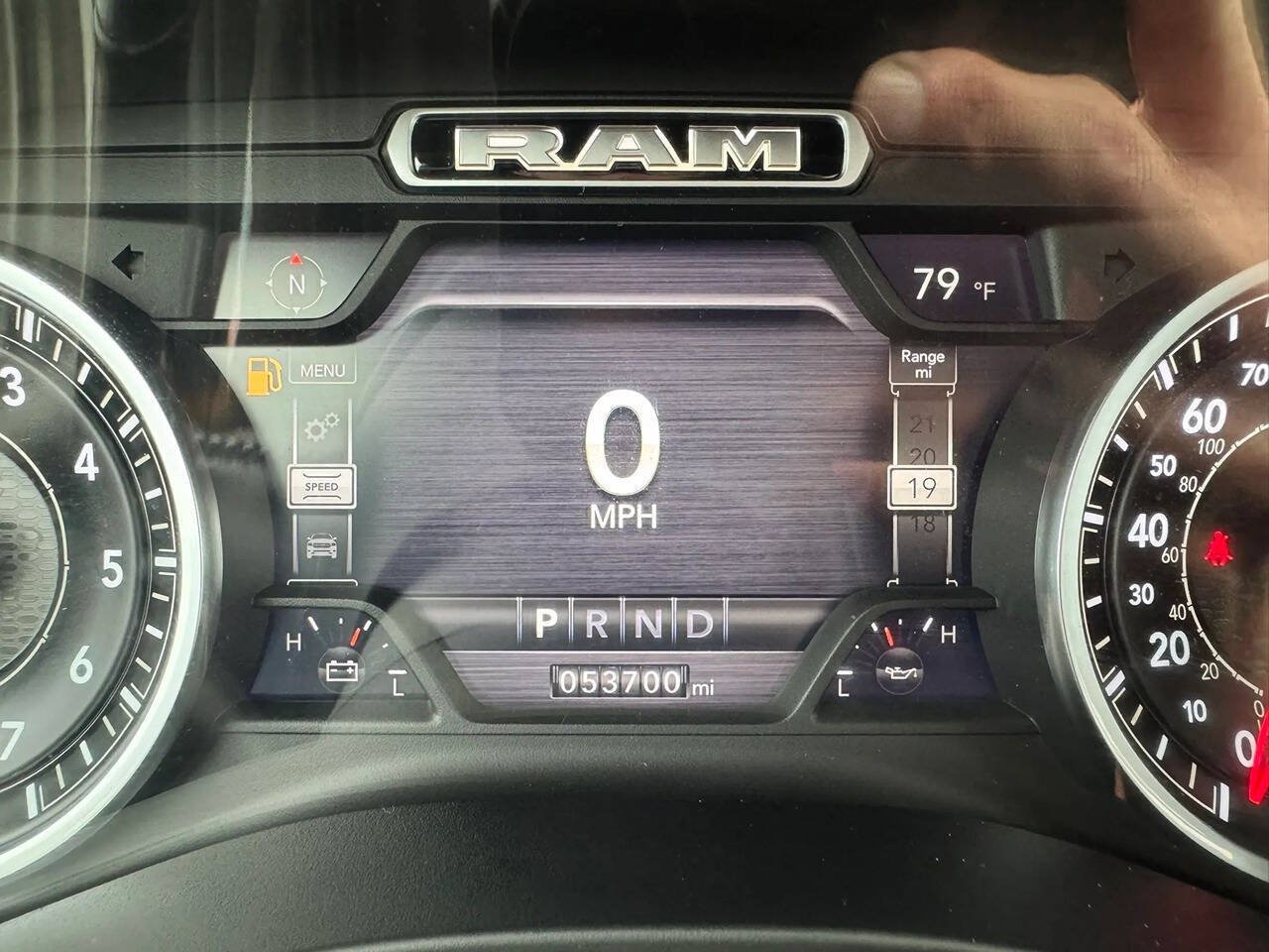 Used 2019 RAM 1500 4x4 Crew Cab image 9