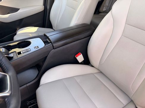 Certified 2024 Nissan Rogue SV w/ SV Premium Package FWD image 18