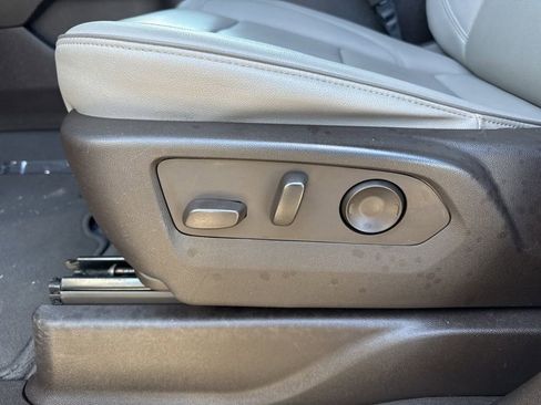 Used 2023 GMC Yukon SLT w/ Max Trailering Package image 10