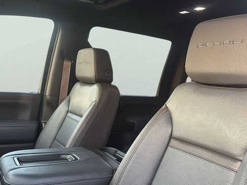 Used 2022 GMC Sierra 2500 Denali image 13