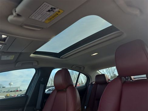 Used 2023 MAZDA MAZDA3 s image 29