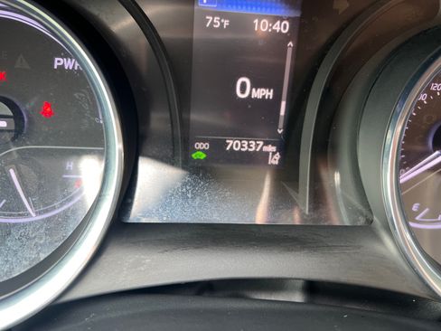 Used 2020 Toyota Camry LE FWD image 19