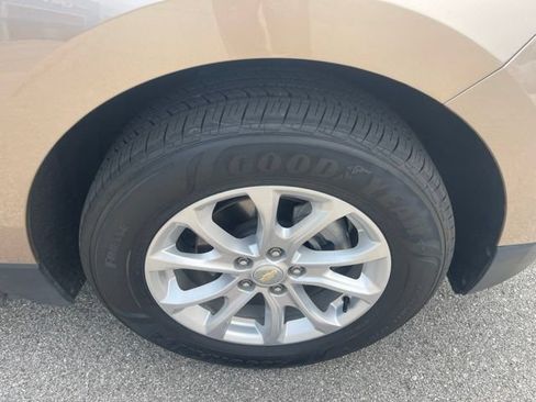 Used 2018 Chevrolet Equinox LT FWD image 29