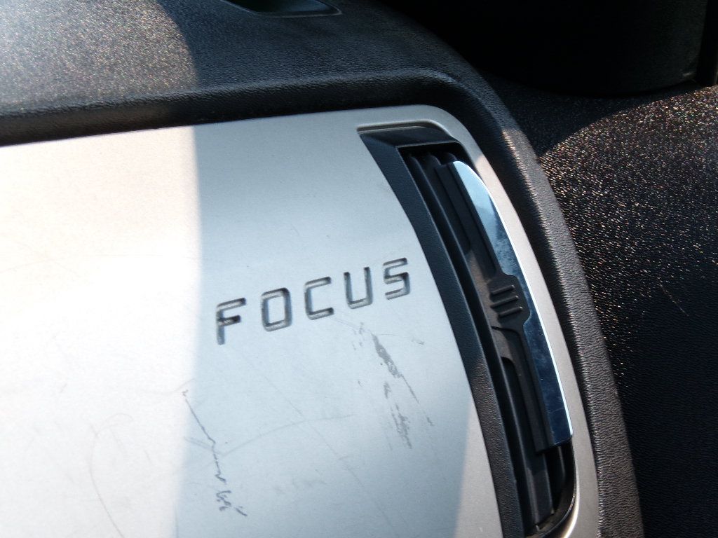 Used 2008 Ford Focus SE FWD image 19