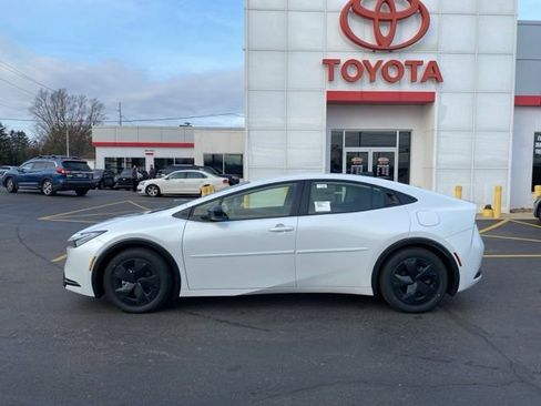 New 2026 Toyota Prius Plug-In Hybrid image 12