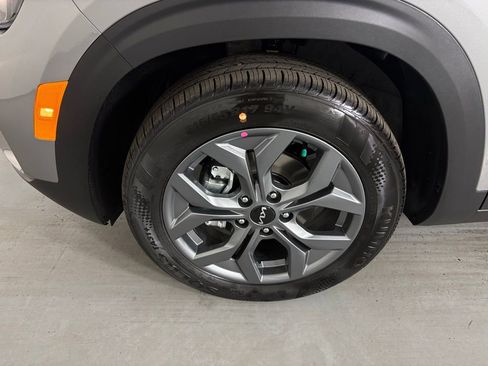 New 2026 Kia Seltos LX FWD image 11