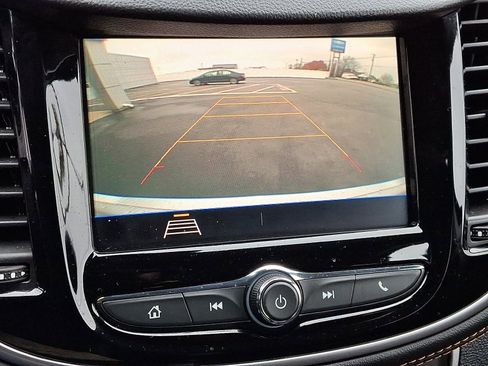 Used 2022 Chevrolet Trax LT w/ LT Convenience Package image 18