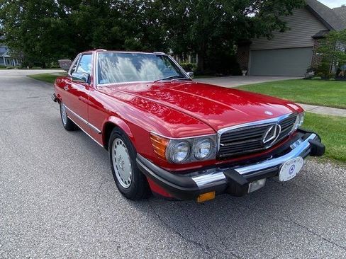 Used 1988 Mercedes-Benz 560 SL image 3