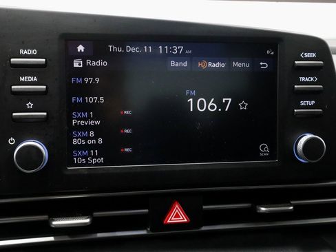 Certified 2023 Hyundai Elantra SEL image 3