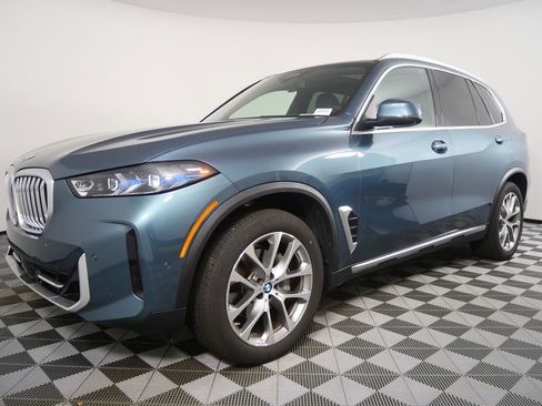 Certified 2025 BMW X5 xDrive40i image 8