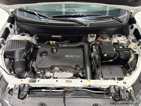Used 2018 Chevrolet Equinox Premier FWD image 33
