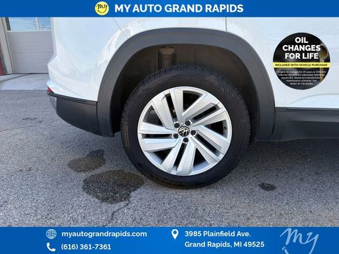 Used 2020 Volkswagen Atlas Cross Sport SE AWD/4WD image 32