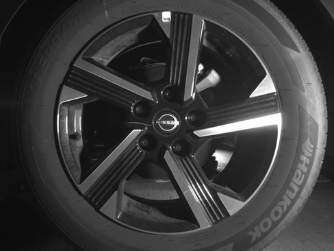 Used 2025 Nissan Sentra SV image 14