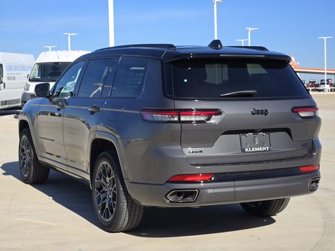 New 2025 Jeep Grand Cherokee L Summit image 4