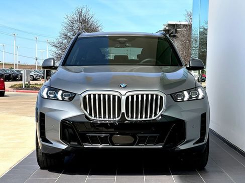 New 2026 BMW X5 xDrive40i w/ M Sport Package AWD/4WD image 5