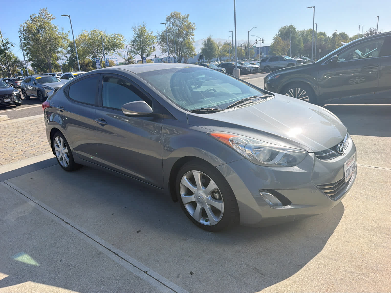 Used 2013 Hyundai Elantra Limited w/ Technology Pkg FWD image 2