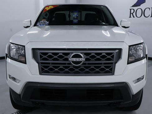 Used 2024 Nissan Frontier SV w/ SV Convenience Package image 2