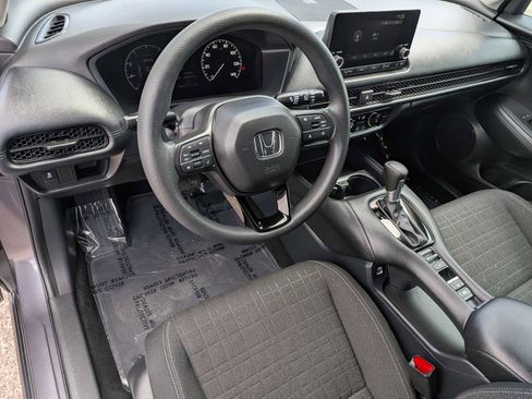 Used 2023 Honda HR-V LX image 2
