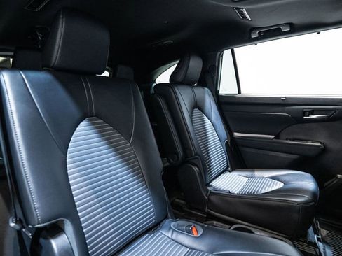 Used 2023 Toyota Highlander XSE image 34