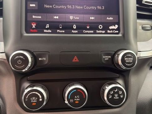Used 2019 RAM 1500 Big Horn RWD image 19
